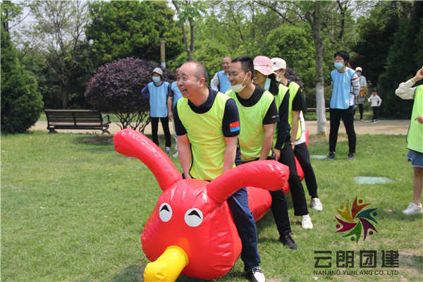 南京拓展訓(xùn)練云朗團(tuán)隊(duì).jpg
