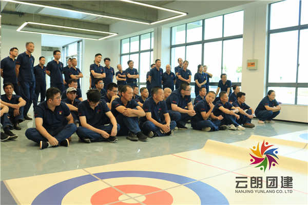 戶外拓展訓(xùn)練實踐.jpg